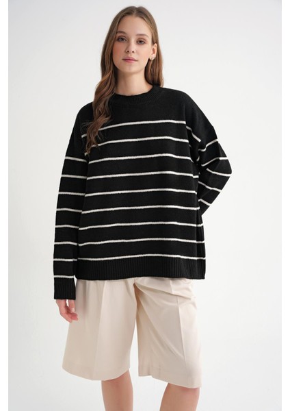 6944 Kadın Salaş Yumuşak Dokulu Çizgili Triko Kazak Siyah