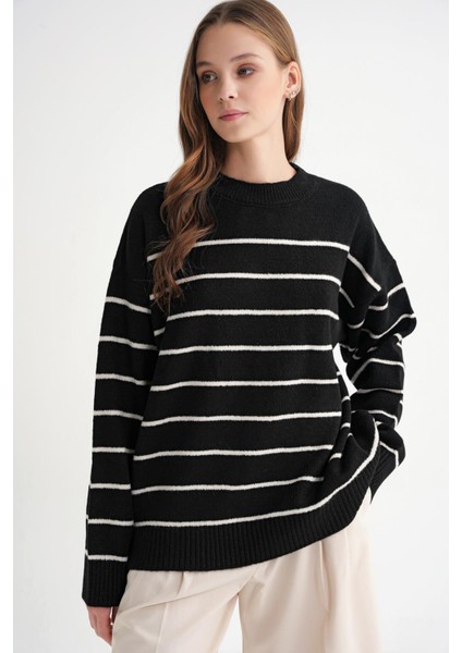 6944 Kadın Salaş Yumuşak Dokulu Çizgili Triko Kazak Siyah modelleri