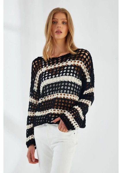 6877 Kadın Çizgili Ajurlu Kayık Yaka Triko Kazak Siyah