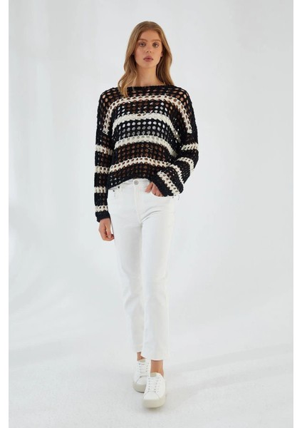 6877 Kadın Çizgili Ajurlu Kayık Yaka Triko Kazak Siyah modelleri