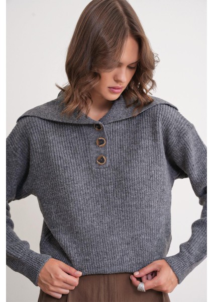 6900 Kadın Düğmeli Devrik Yaka Triko Kazak Antrasit fiyatları