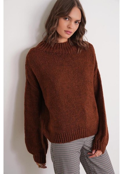 6700 Kadın Dik Yaka Balon Triko Kazak Tarçın