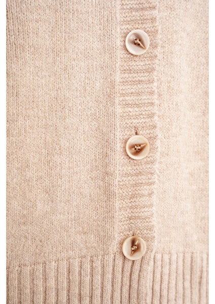 6927 Kadın Yumuşak Dokulu Salaş Basic Triko Hırka Bej indirimleri