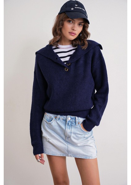 6900 Kadın Düğmeli Devrik Yaka Triko Kazak Lacivert