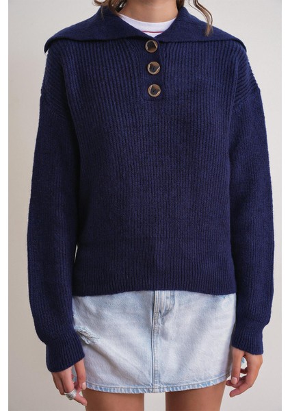 6900 Kadın Düğmeli Devrik Yaka Triko Kazak Lacivert fırsatları