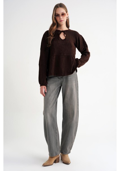 6950 Kadın Yakası Bağcıklı Pileli Triko Kazak Kahve fiyatları