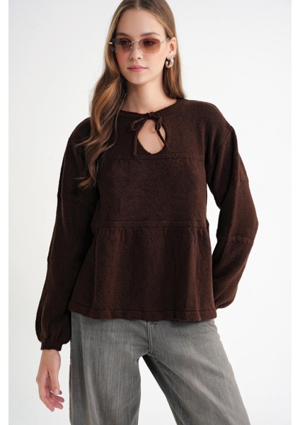 6950 Kadın Yakası Bağcıklı Pileli Triko Kazak Kahve modelleri