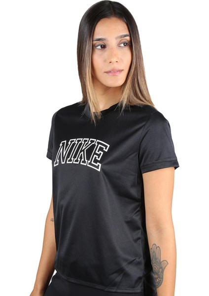Dri-Fit Swoosh Graphic Running Short-Sleeve Siyah Kadın Tişört fiyatları