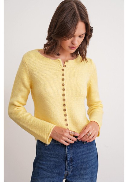 6957 Kadın Düğmeli Bisiklet Yaka Triko Hırka Sarı fırsatları
