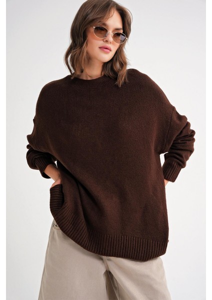 6913 Kadın Salaş Yumuşak Dokulu Oversize Triko Kazak Kahve