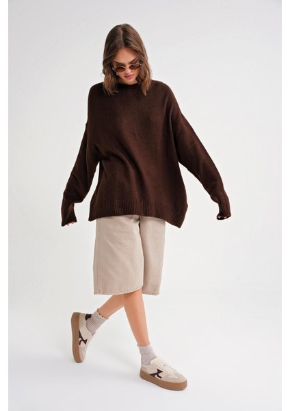 6913 Kadın Salaş Yumuşak Dokulu Oversize Triko Kazak Kahve fiyatları