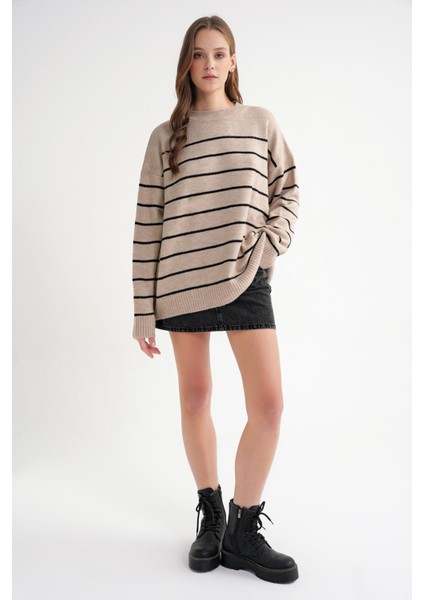 6944 Kadın Salaş Yumuşak Dokulu Çizgili Triko Kazak Bej fiyatları