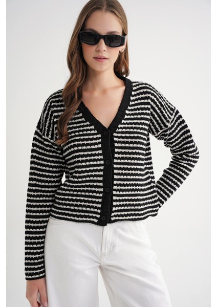 6948 Kadın V Yaka Ince Çizgili Triko Hırka Siyah modelleri