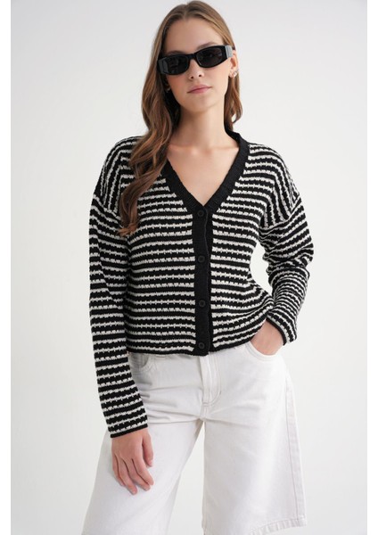 6948 Kadın V Yaka Ince Çizgili Triko Hırka Siyah fırsatları