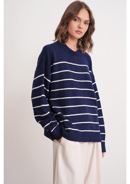 6944 Kadın Salaş Yumuşak Dokulu Çizgili Triko Kazak Lacivert modelleri