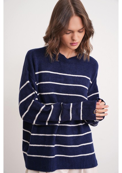 6944 Kadın Salaş Yumuşak Dokulu Çizgili Triko Kazak Lacivert fırsatları