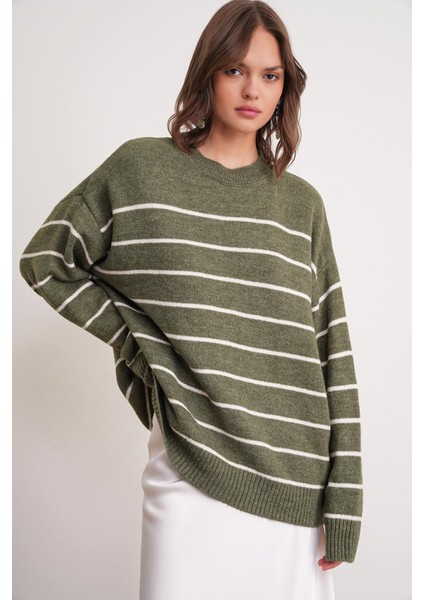 6944 Kadın Salaş Yumuşak Dokulu Çizgili Triko Kazak Haki