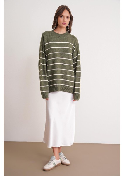 6944 Kadın Salaş Yumuşak Dokulu Çizgili Triko Kazak Haki fiyatları