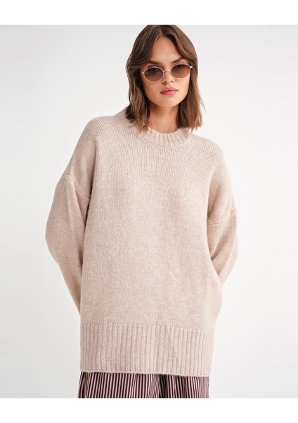 6925 Kadın Geniş Kollu Yumuşak Dokulu Triko Kazak Bej