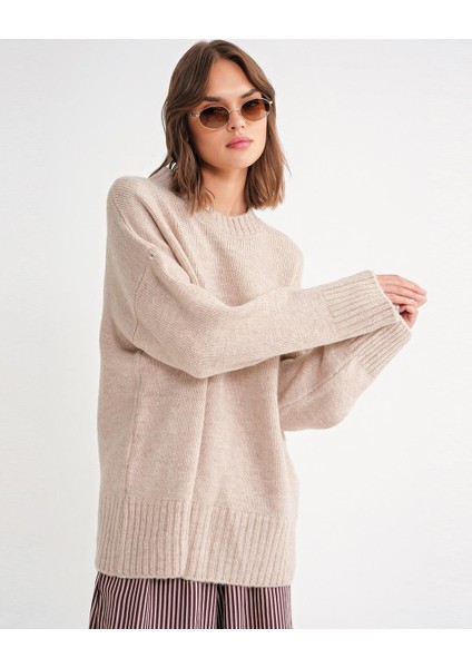 6925 Kadın Geniş Kollu Yumuşak Dokulu Triko Kazak Bej fiyatları