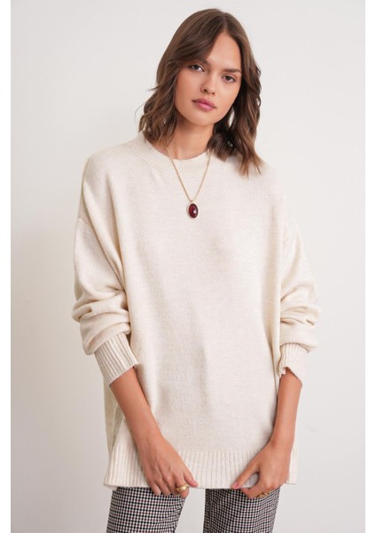 6913 Kadın Salaş Yumuşak Dokulu Oversize Triko Kazak Naturel