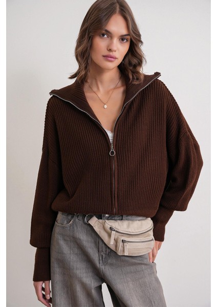 6919 Kadın Fermuarlı Balıkçı Yaka Triko Hırka Kahve