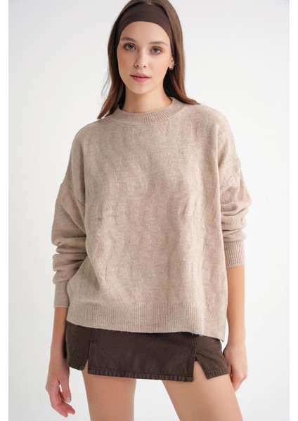 6947 Kadın Kendinden Desenli Oversize Triko Kazak Bej modelleri