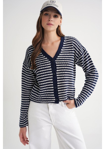 6948 Kadın V Yaka Ince Çizgili Triko Hırka Lacivert fırsatları