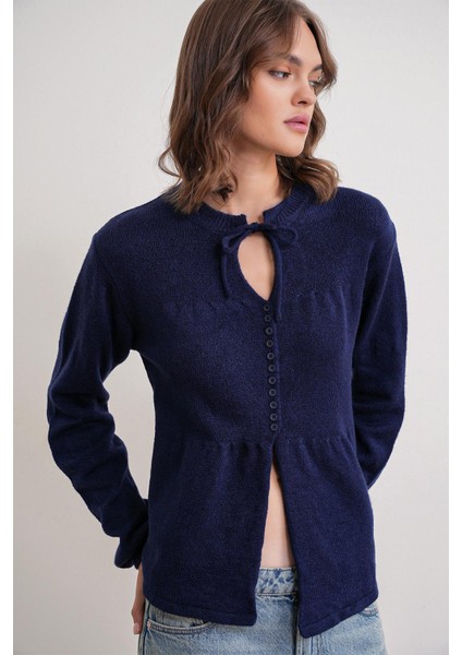 6952 Kadın Bağlamalı Düğme Detaylı Triko Kazak Lacivert fırsatları