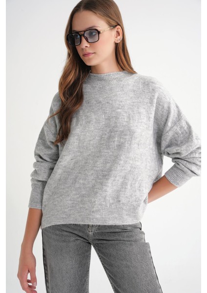 6947 Kadın Kendinden Desenli Oversize Triko Kazak Gri fırsatları