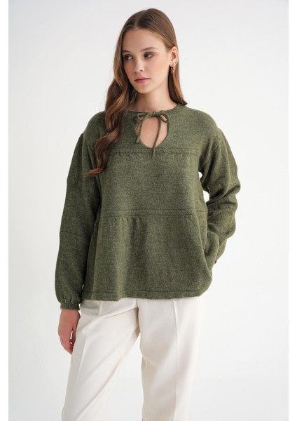 6950 Kadın Yakası Bağcıklı Pileli Triko Kazak Haki fiyatları