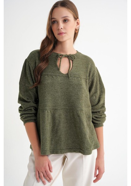 6950 Kadın Yakası Bağcıklı Pileli Triko Kazak Haki fırsatları