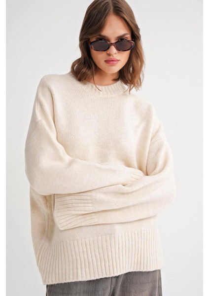 6925 Kadın Geniş Kollu Yumuşak Dokulu Triko Kazak Krem