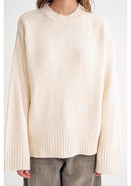 6925 Kadın Geniş Kollu Yumuşak Dokulu Triko Kazak Krem fırsatları