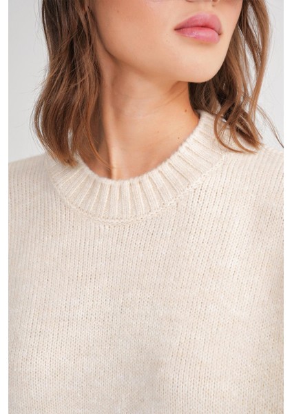 6925 Kadın Geniş Kollu Yumuşak Dokulu Triko Kazak Krem indirimleri