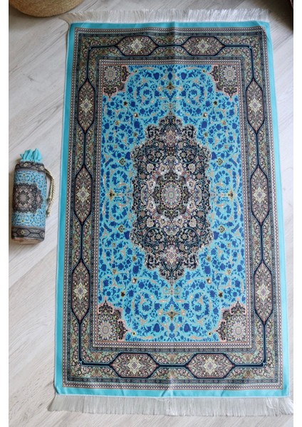 Pratik ve Taşınabilir Ipek Dokulu Keseli Seccade Mavi Renkli S10018 modelleri