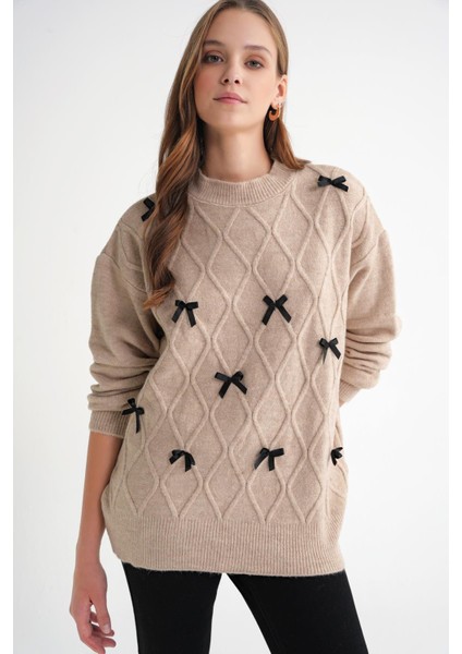 6946 Kadın Oversize Bisiklet Yaka Kurdeleli Triko Kazak Bej fırsatları