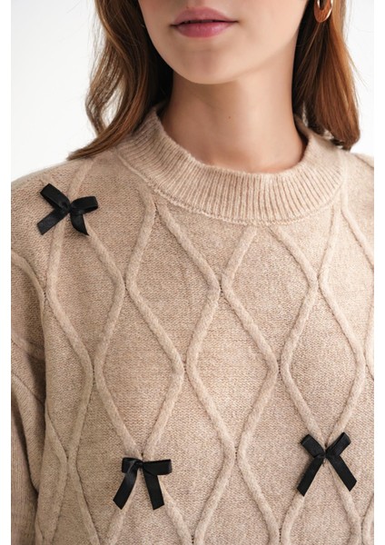 6946 Kadın Oversize Bisiklet Yaka Kurdeleli Triko Kazak Bej indirimleri