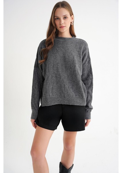 6947 Kadın Kendinden Desenli Oversize Triko Kazak Antrasit fırsatları