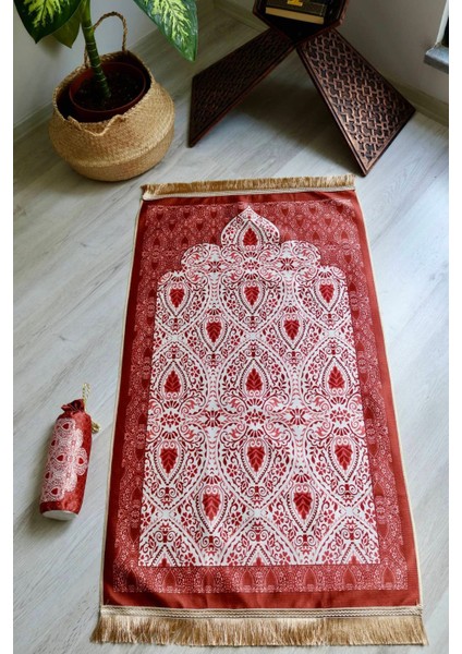 Rumi Desenli Ipek Dokulu Keseli Seccade S1030 Kırmızı Renk