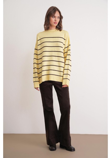 6944 Kadın Salaş Yumuşak Dokulu Çizgili Triko Kazak Sarı fiyatları
