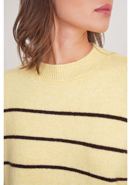 6944 Kadın Salaş Yumuşak Dokulu Çizgili Triko Kazak Sarı indirimleri