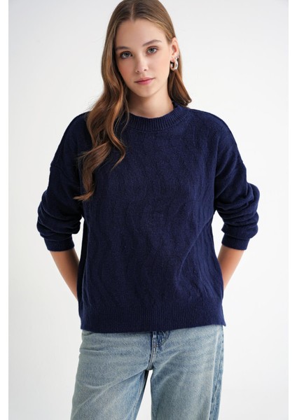 6947 Kadın Kendinden Desenli Oversize Triko Kazak Lacivert fırsatları