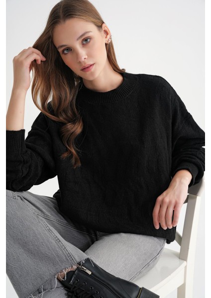 6947 Kadın Kendinden Desenli Oversize Triko Kazak Siyah fırsatları