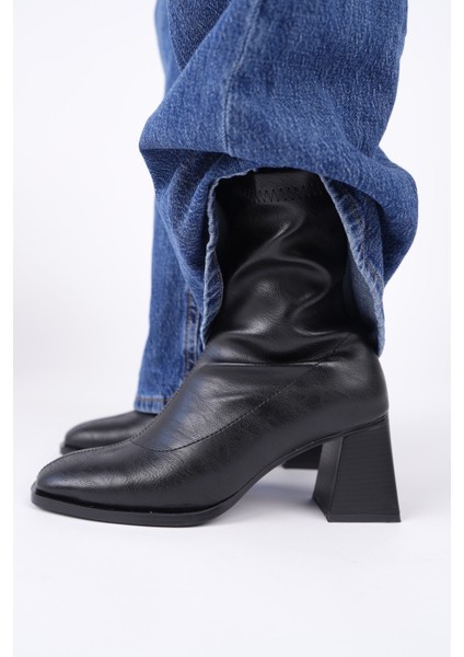 Storm Küt Burun Arkadan Fermuarlı Kadın Topuklu Bot