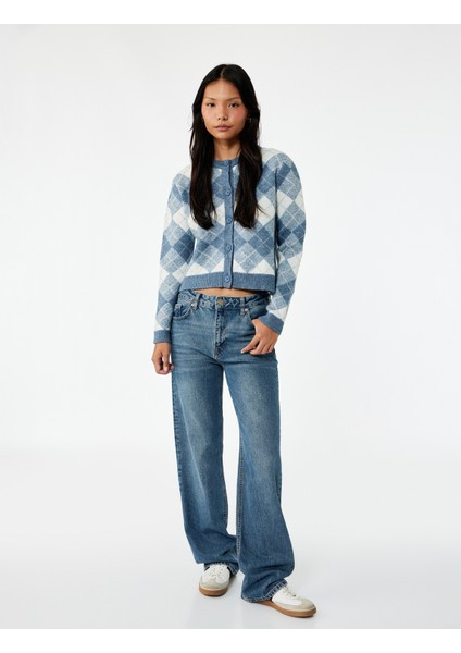 Düğmeli Uzun Kollu Bisiklet Yaka Baklava Desenli Triko Hırka fiyatları