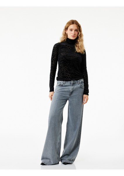 Uzun Kollu Balıkçı Yaka Leopar Desenli Kadife Tişört fiyatları