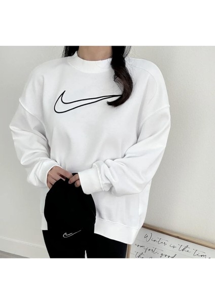 Training Plus Essential Get Fit Dri Fit Graphic Crew Oversized Bol Kesim Kadın Sweatshirt