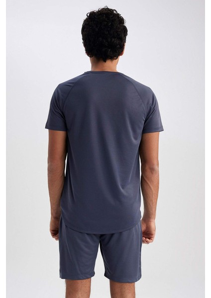 Fit Slim Fit Dar Kesim Yaka Baskılı Sporcu Kısa Kollu Tişört V2887AZ23SP