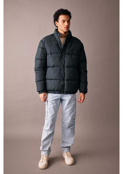 Fermuarlı Çıtçıtlı Cepli Dik Yaka Şişme Mont A2519AX23WN